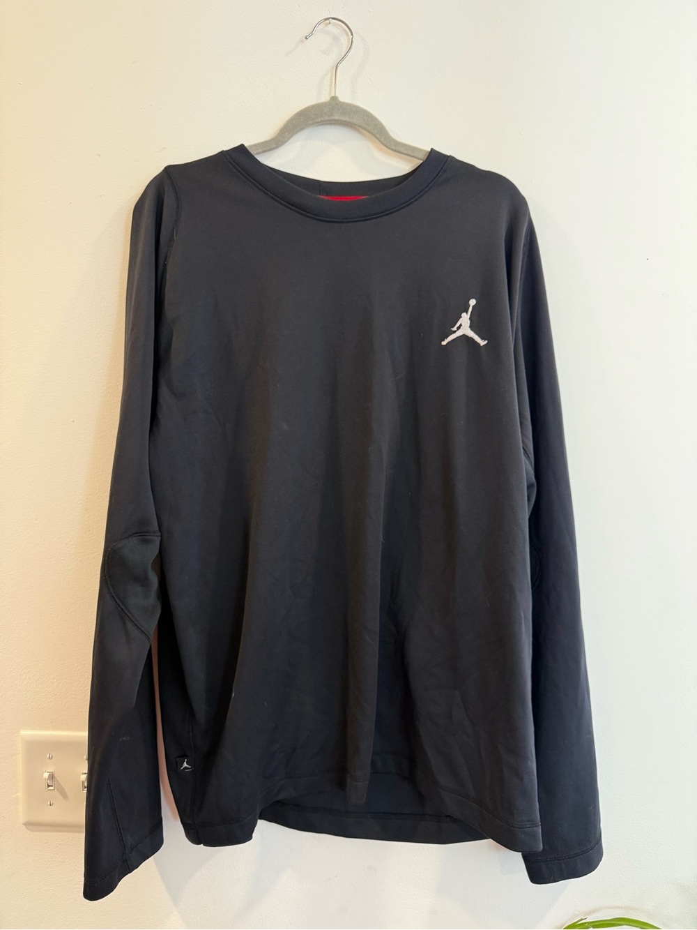 Men's Black Long-Sleeve Jordan Shirt